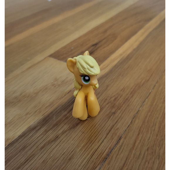 My Little Pony Mini Figure Applejack Orange Earth Pony Hasbro Blind Bag - Picture 4 of 10